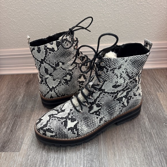 crown & ivy Shoes - Crown & Ivy NAOMI Snake Print Textile/Fur Trim Lace Up/Zip Ankle Boots Size 9